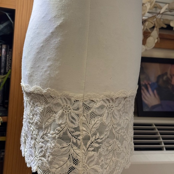 WHBM cream colored, lace lined nighty. Adjustable spaghetti straps. Size Small. - Picture 12 of 16